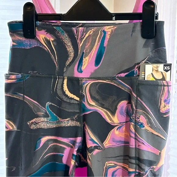 🇯🇲 Colorful Abstract Leggings - Picture 4 of 6